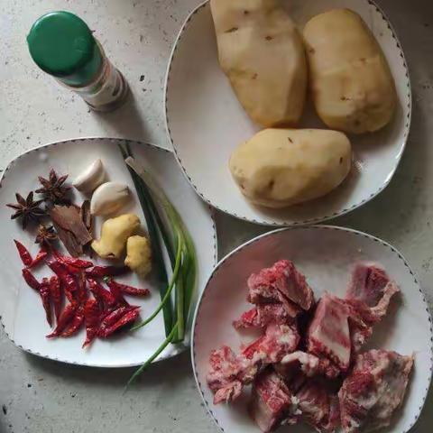 刘芸霏烹饪美食！