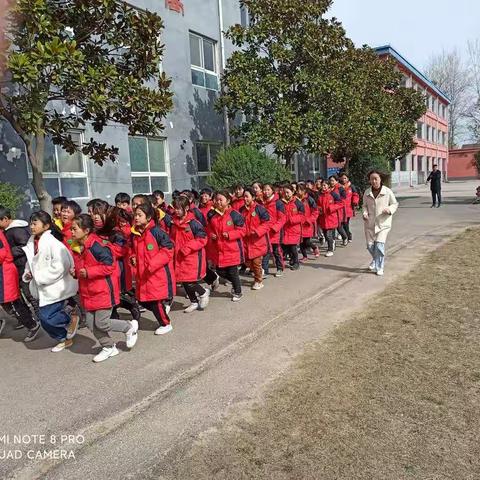 “阳光大课间”助力桐沟学子茁壮成长