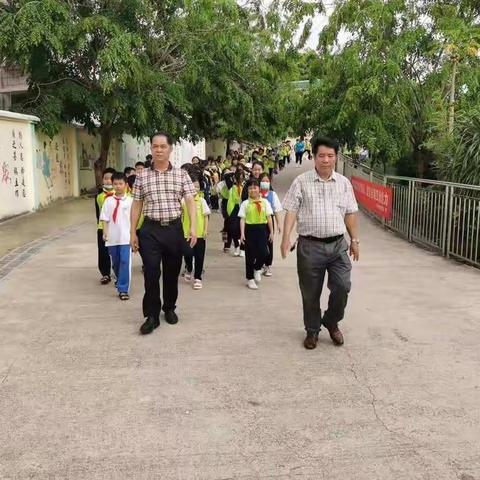 南丁小学开展青少年实践教育基地实践教育活动