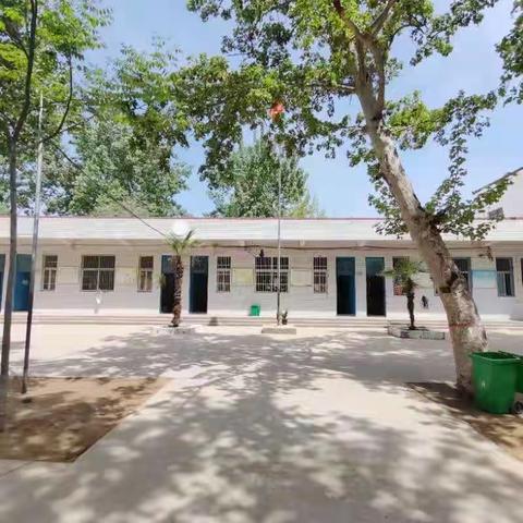 【祥符区八里湾鹅赵小学】创建清洁、卫生、和谐校园学校“卫生大扫除”