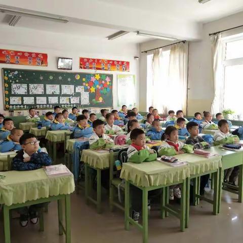 平矿二小开展“关注安全 关爱生命”主题教育活动