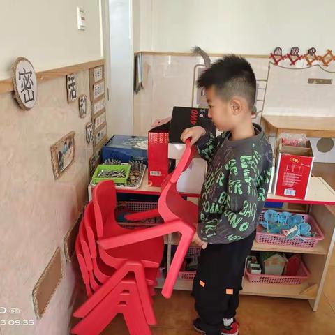 准格尔旗小雨点幼儿园大大二班十二月礼仪品格教育《有序》月