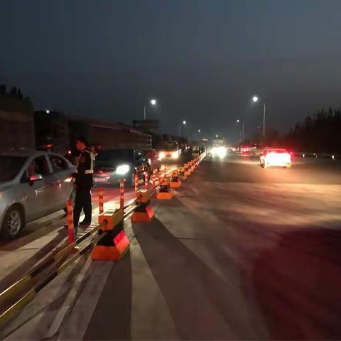 紧急疏导，安全保畅