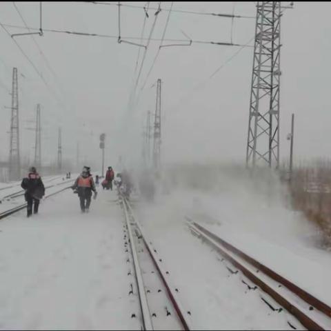 迎战暴风雪    责任在心中