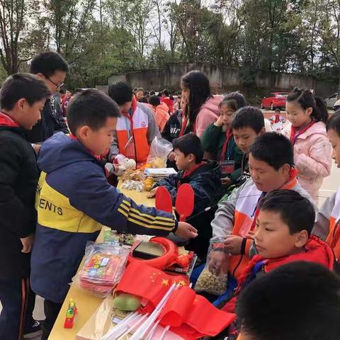 爱心大舞台，奉献大家来——偕乐桥小学爱心跳蚤市场活动