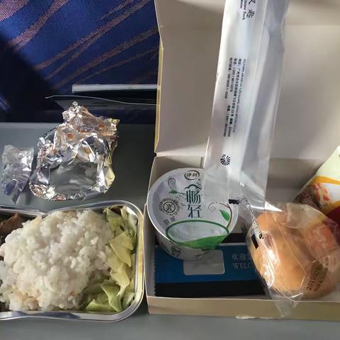 第一次坐飞机（作者：恬）