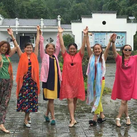 2017夏季，曾经的发小，今日相聚在望江。让我们记住这美好的时刻。🌹💝