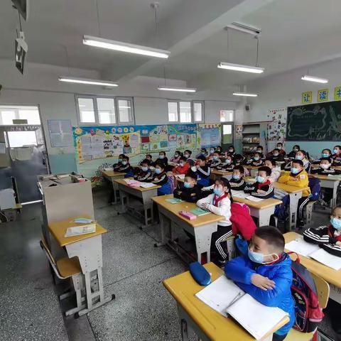 学雷锋精神，做奉献好少年——海纳尔小学二三班开展“学雷锋”主题活动