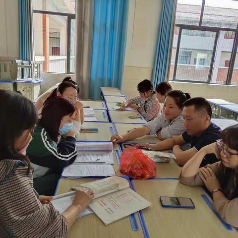 二年级语文组第八周教研活动