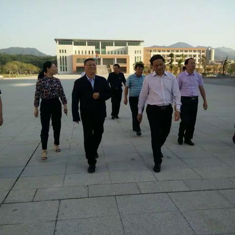 中国科学院院士郭烈锦莅临荧屏小学指导工作！