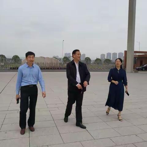 中国井冈山干部学院常务副院长梅黎明莅临荧屏小学指导工作！