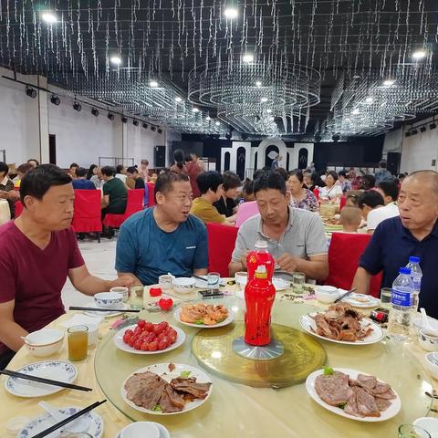 农村宴席（三行诗）