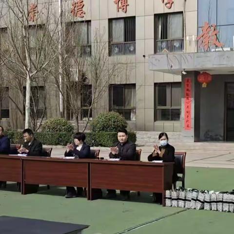 《巾帼心向党、奋斗新征程》——“三八”妇女节教师活动