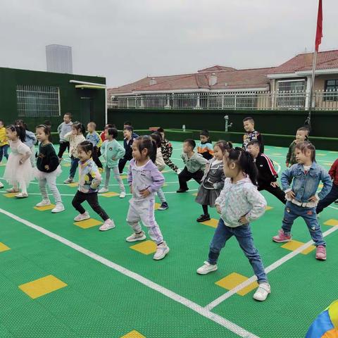 至慧国学幼儿园大三班一周剪影