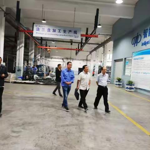 铁腕治霾进行中……