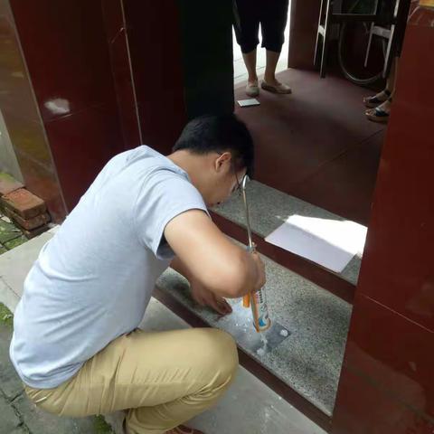 庆阳社区“八一”建军节走访慰问