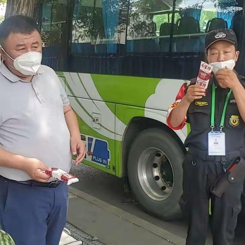 【炎炎盛夏情系职工】客五分公司第十车队开展高温下“送清凉”情系一线真情舒人心活动