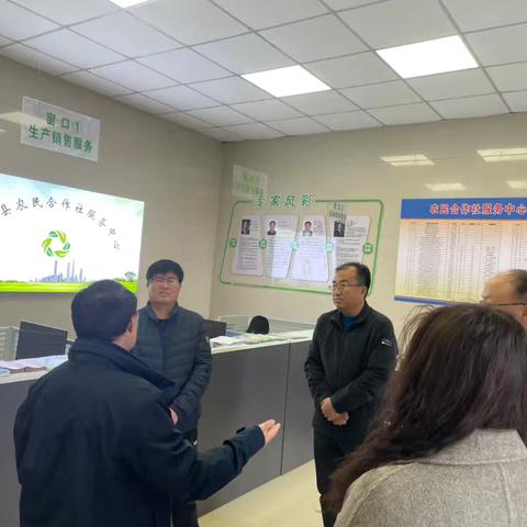 魏县农民合作组织服务中心主任张志勇到曲周县进行调研学习