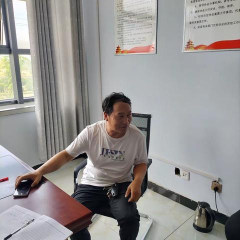 6月13日下午，韩城市农业科技服务协会第五届二次理事会议在芝阳镇协会办公室举行