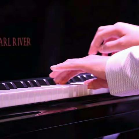 舞之恋艺术培训中心上课进行中……