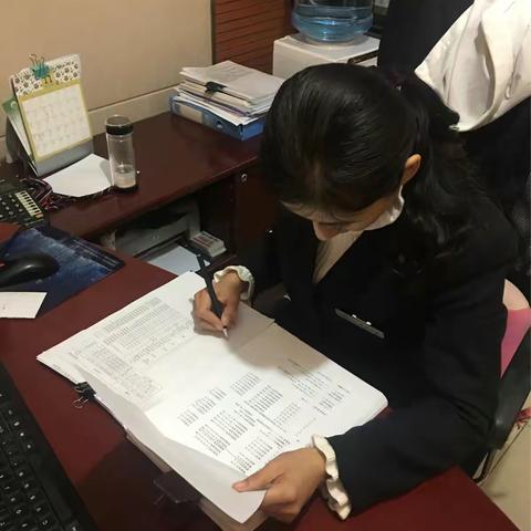 工匠精神--做一个平凡的齿轮                   理财经理薛文婷的一天