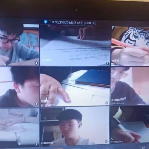 爸爸妈妈的心里话：孩子，我宁愿欠你一个疯狂的青春期，也不愿看到你卑微的成年期