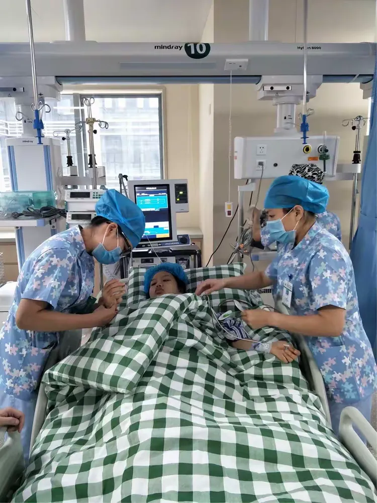 关于北京中医医院重症中心大夫名单跑腿代挂联系的信息 关于北京中医医院重症中心大夫名单跑腿代挂联系的信息