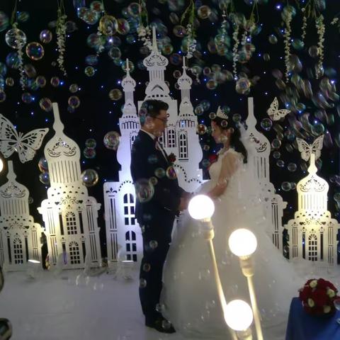 喜结良缘，幸福美满