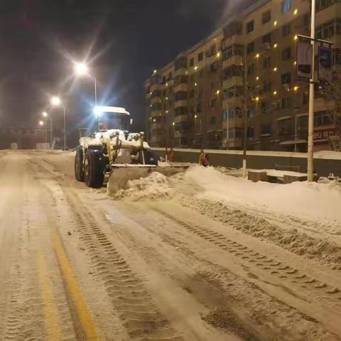 迎战暴雪的中坚力量——区住建局环卫车队暴雪除运纪实