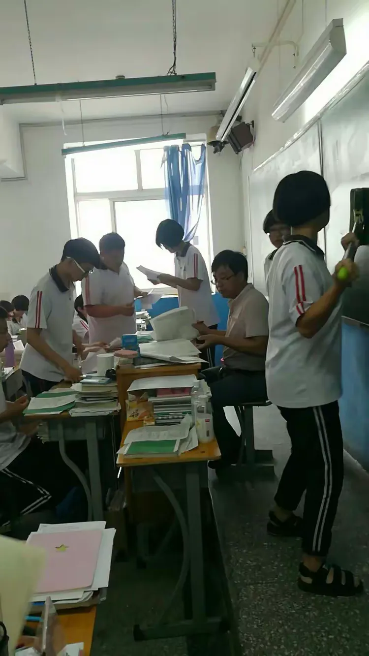 卢龙县中学高三文科部打造文明课间纪实