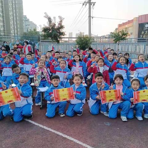 享受运动的快乐—实验小学一年级八班体育节精彩瞬间掠影