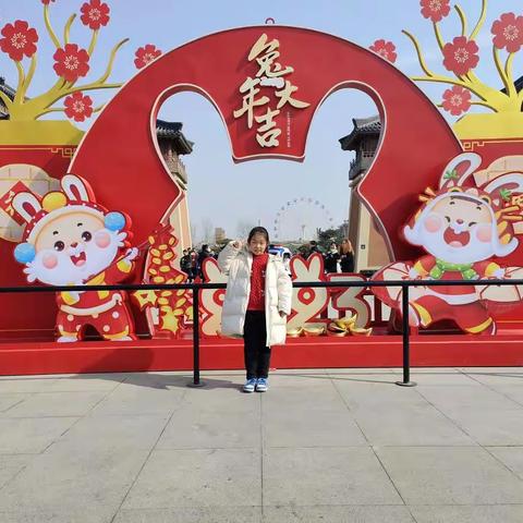 我是池阳小学二年级四班陈子瑜我正在参加池阳小学“微实践  做中学”活动，我是这样做的微阅读，微家务