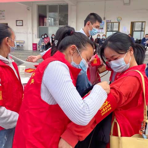 防疫抗疫齐战疫， 有力出力尽全力——召市小学疫情防控志愿者在行动