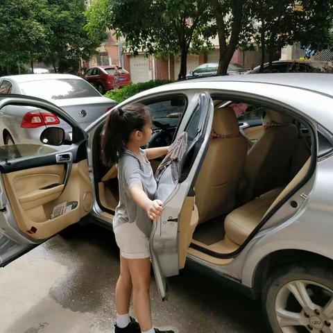 【你好,暑假】禹娃有爱之雨佳洗车篇