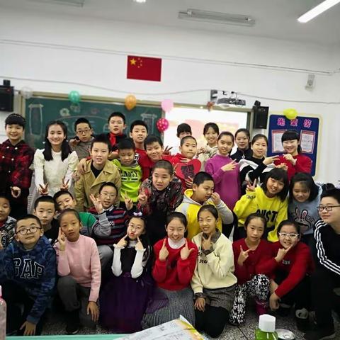 乌鲁木齐市第22小学六年级4班书中自有颜如玉，书中自有黄金屋