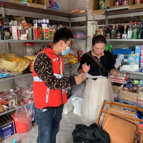 感城镇不磨村网格员入户开展禁毒宣传活动