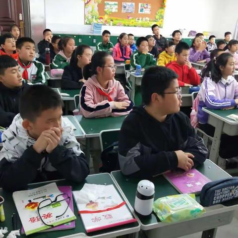 延职创新实验小学六年级一班家长课堂——手机的“利”与“弊”