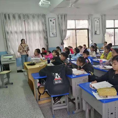 新村小学“推门听课”活动纪实