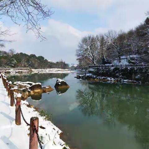 18年末7人踏着大雪分飞，来到美丽温泉城咸宁市，第一次集体过生日，所思，所感，所想，特别有意义感慨。