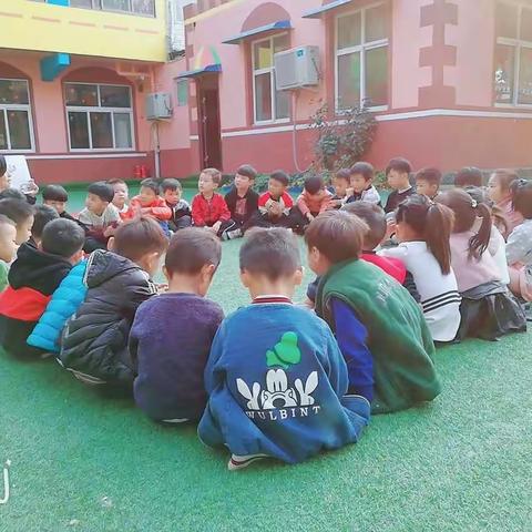 东市场幼儿园重阳节活动主题：“你陪我长大，我陪你变老，孝行天下”！