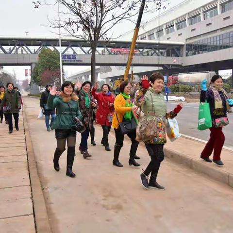 庆祝轻轨21号线通车，紫薇百万旅游惠民进行中～