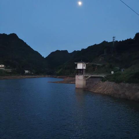 夏夜.水岩溪