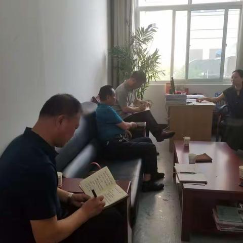 区财政局同区教科局主动对接，梳理近期工作存在问题