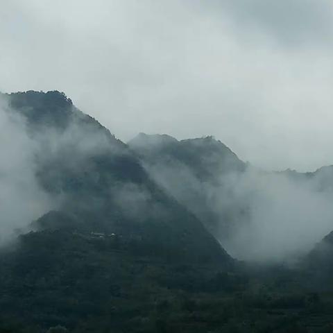 雨后秦岭云雾