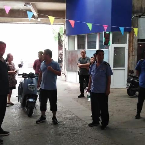 东里街道全力以赴做好创卫工作                               对支农路农贸市场进行规范整顿