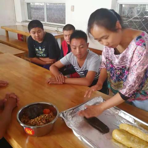 12班中秋相亲相爱一家人