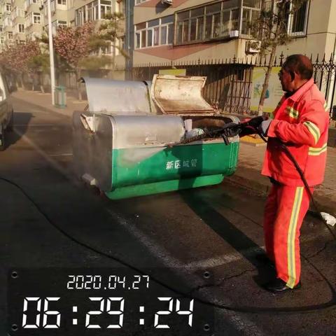 最美环卫工田秀石：不舍昼夜，值守疫情防控一线