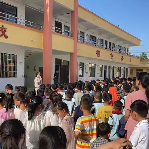 安全第一         警钟长鸣