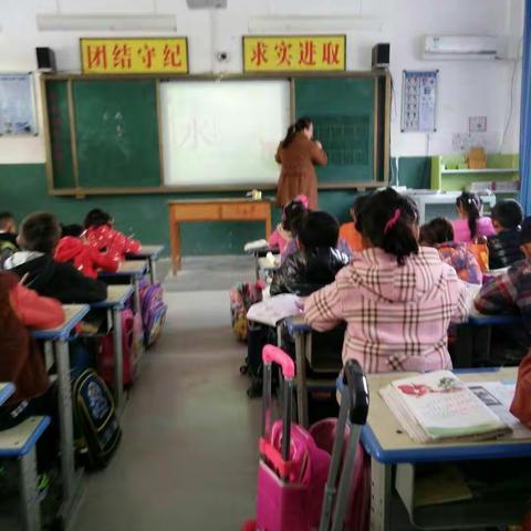 群教群研促发展 同伴互助共成长---戴庙镇中心小学开展公开课执教评教活动