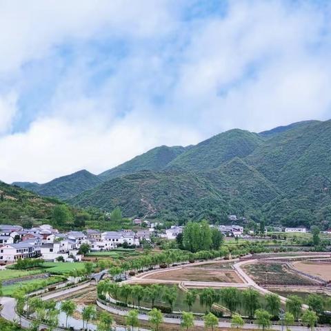 新颜舒展山水间 秦岭原乡法官庙